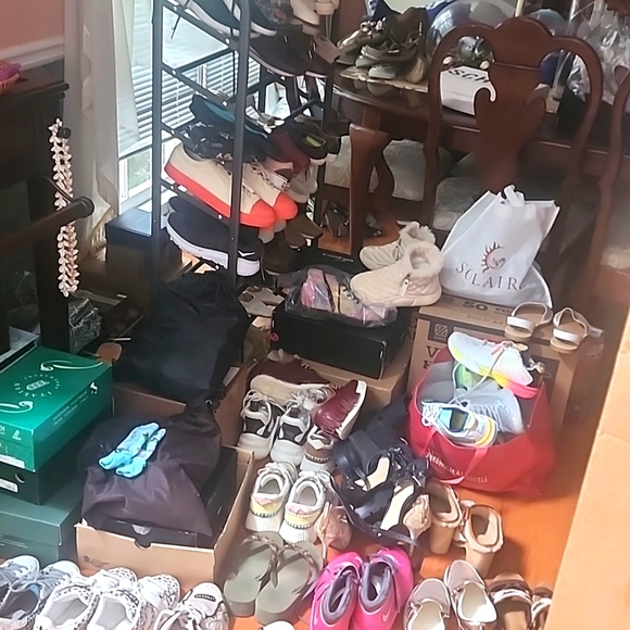 ESTRELLA "Uno1luv" Designer And Luxury Closet IS GOING LIVE - Picture 13 of 17